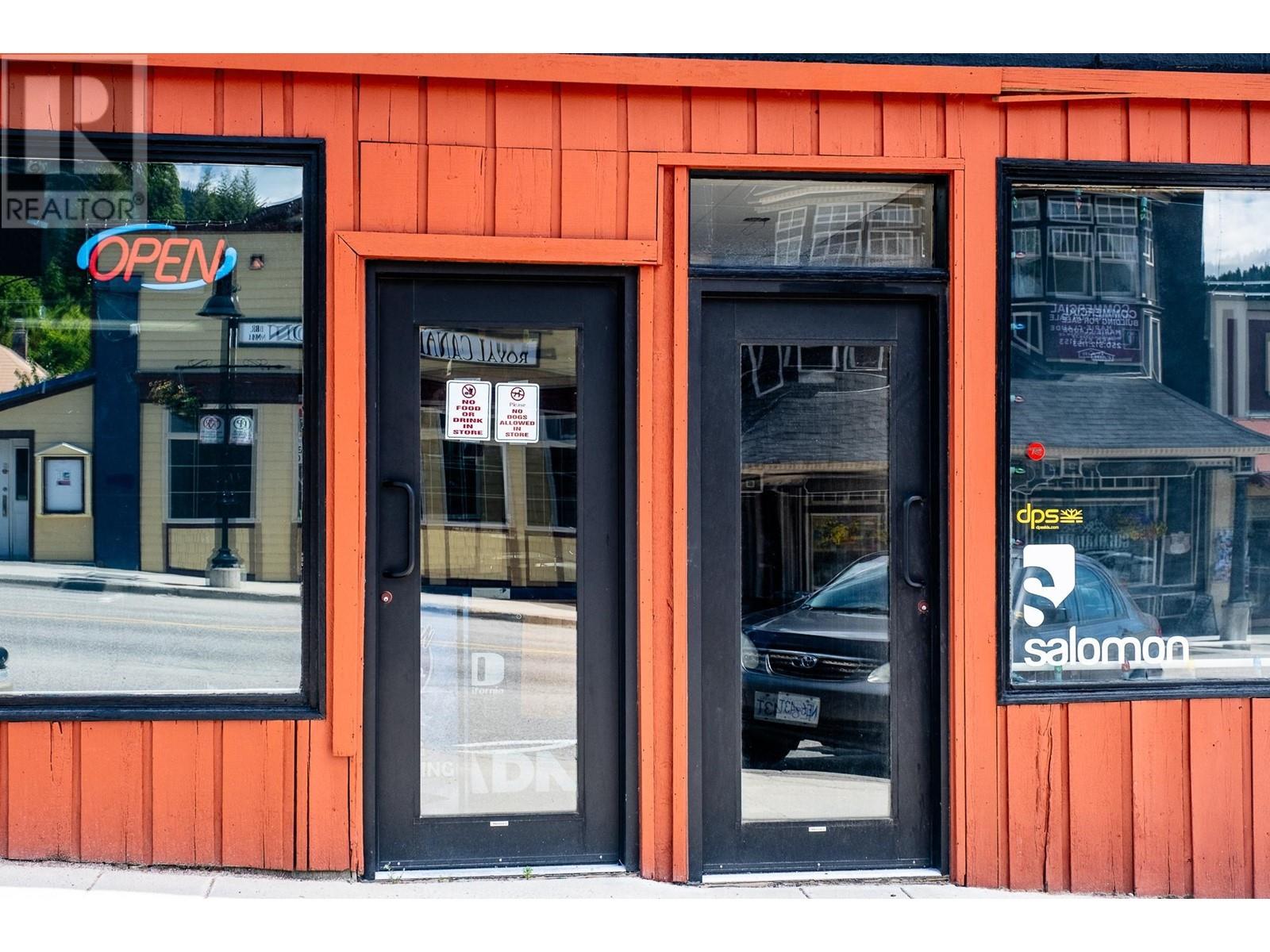 2080 WASHINGTON Street, Rossland