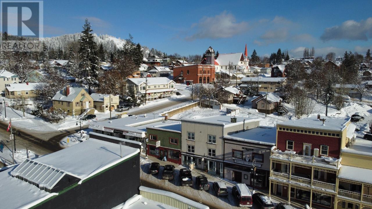 2080 WASHINGTON Street, Rossland
