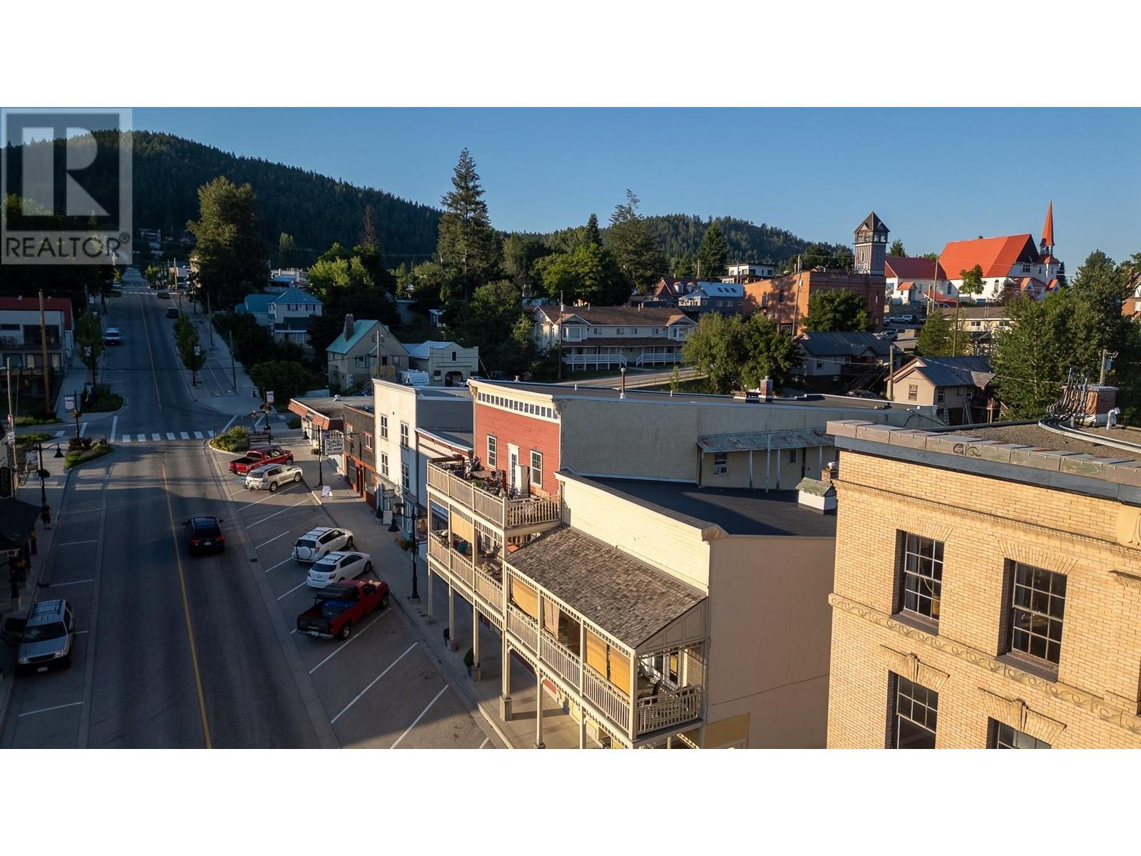 2080 WASHINGTON Street, Rossland