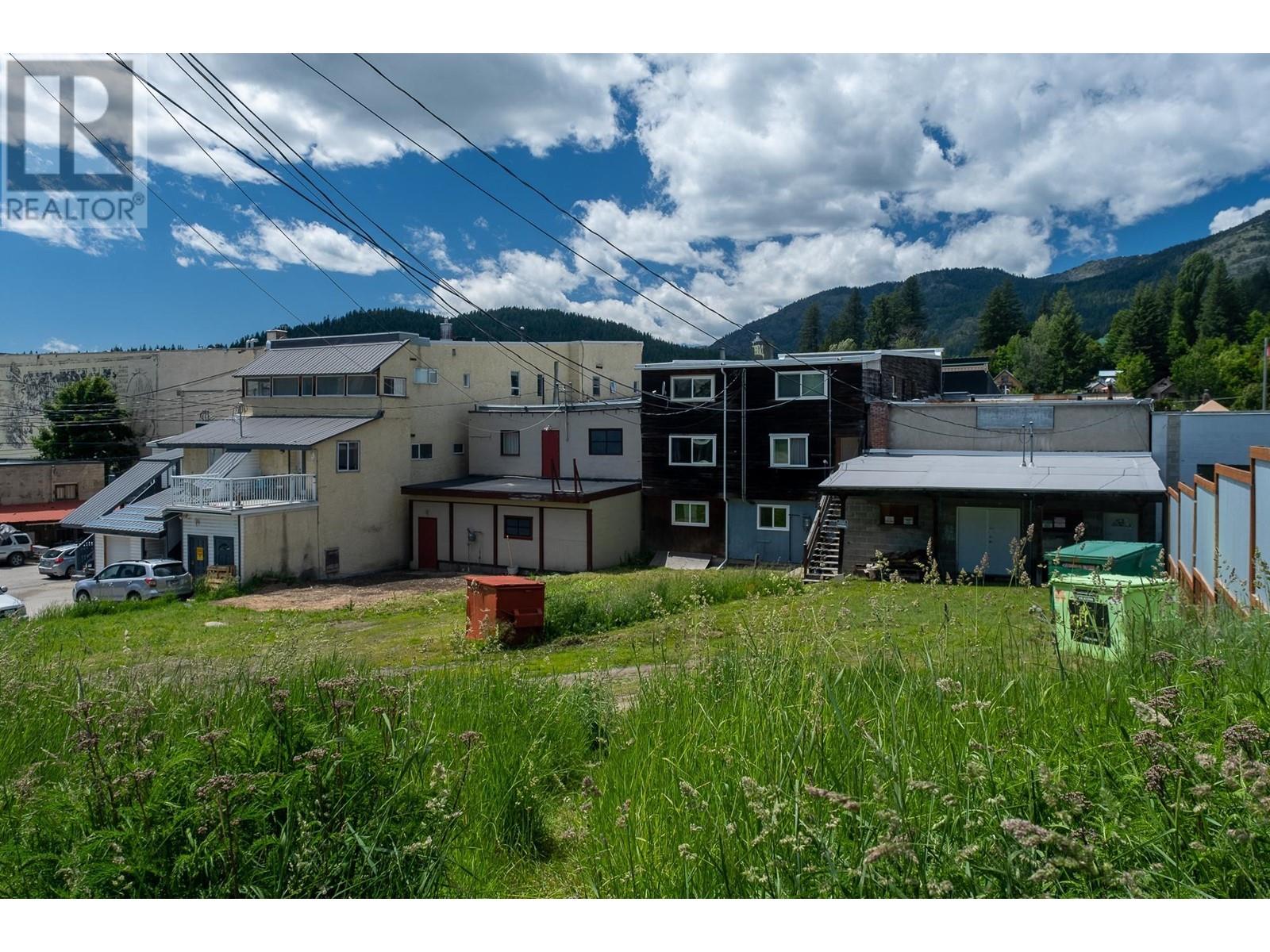 2080 WASHINGTON Street, Rossland