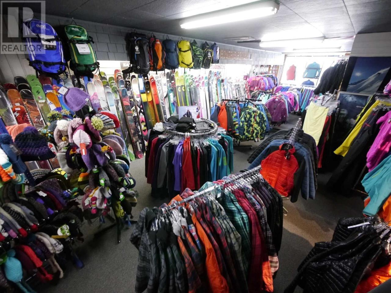 2080 WASHINGTON Street, Rossland