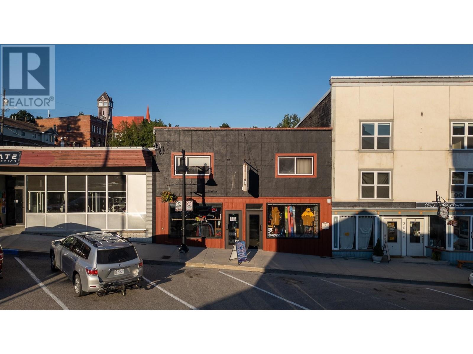 2080 WASHINGTON Street, Rossland