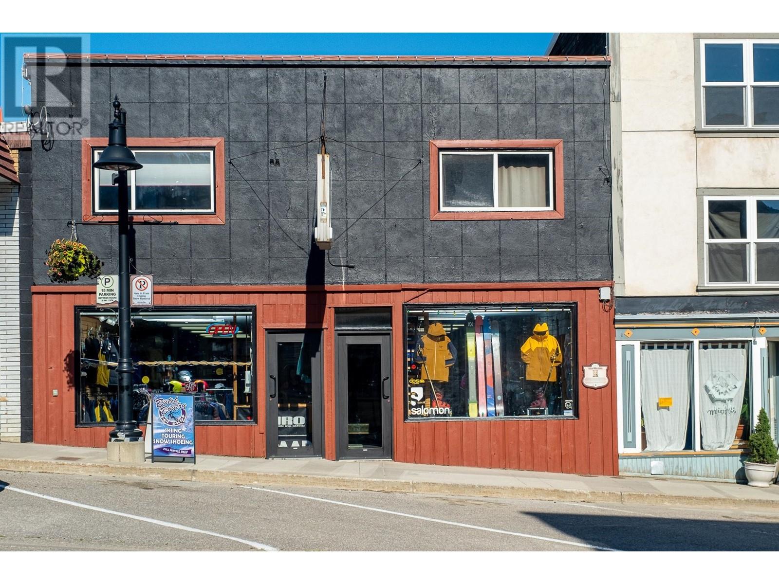 2080 WASHINGTON Street, Rossland