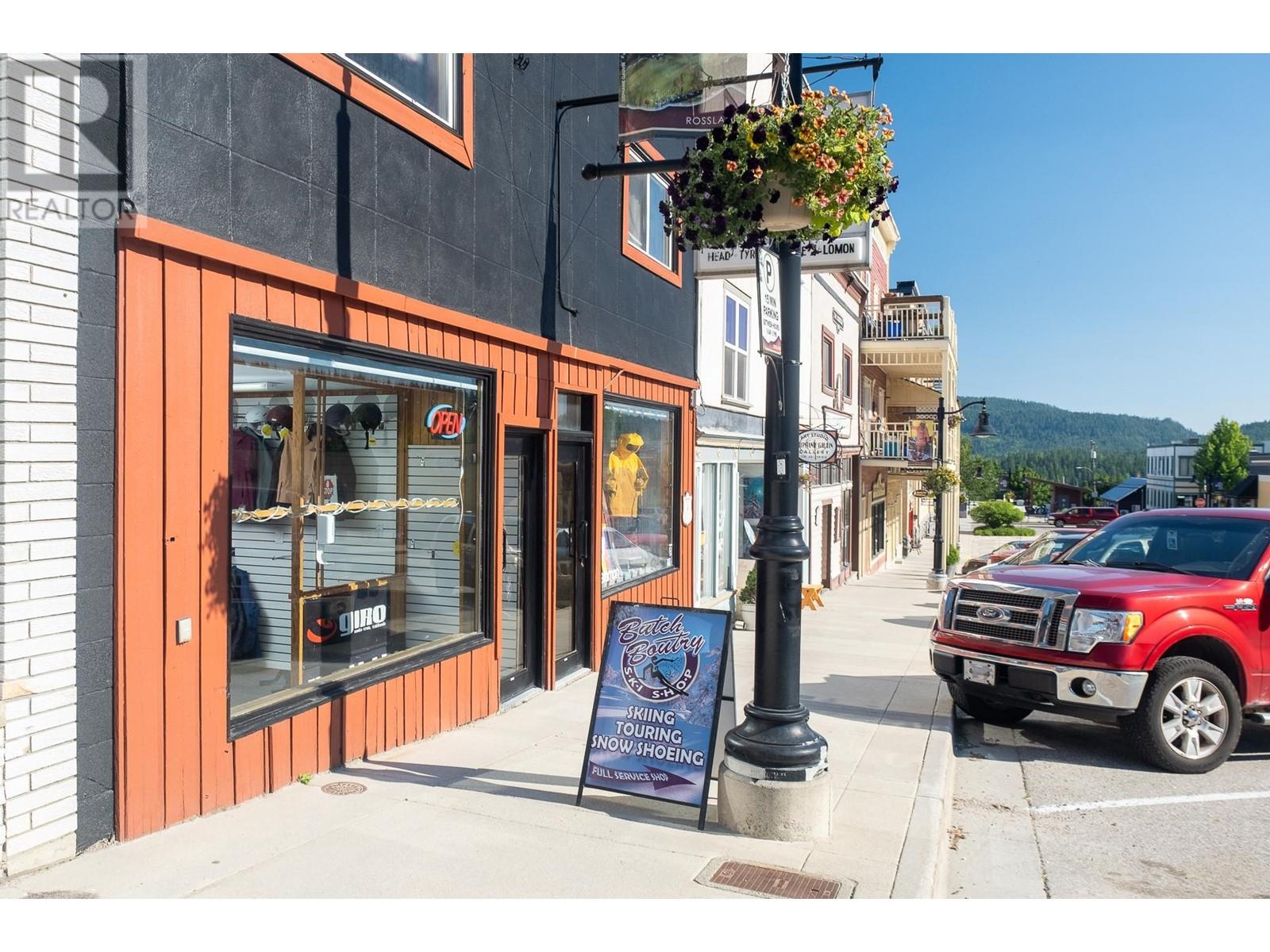 2080 WASHINGTON Street, Rossland