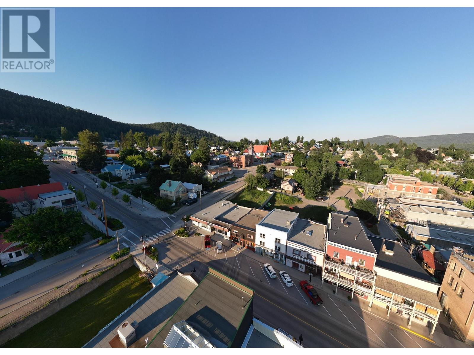 2080 WASHINGTON Street, Rossland