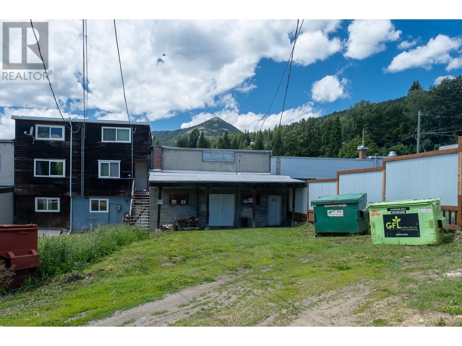 2080 WASHINGTON Street, Rossland