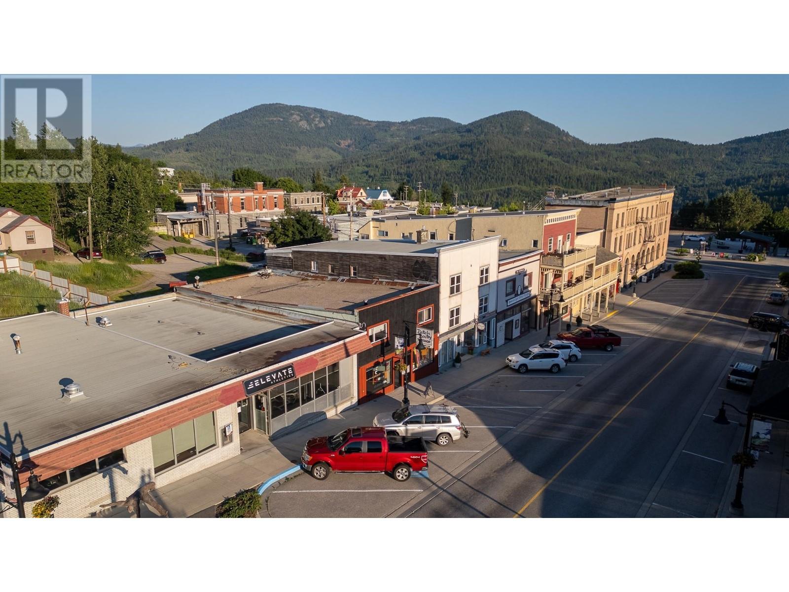 2080 WASHINGTON Street, Rossland