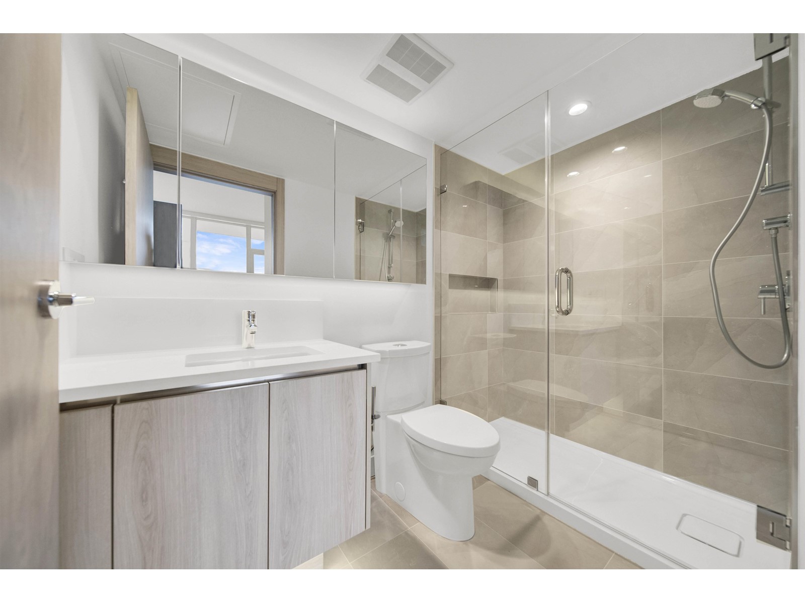 Photo 10 of 4004 10750 135 A Street, Surrey BC