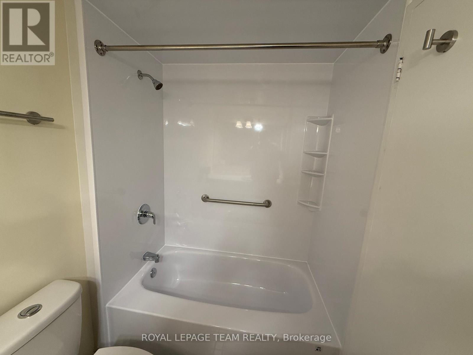 Newly Installed Bathfitter Tub/Shower/Ceiling