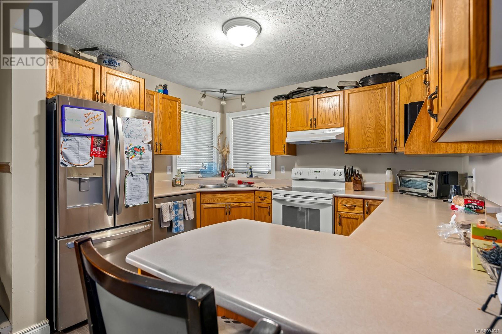 B 4654 Muir Rd, Courtenay real estate listing 994048