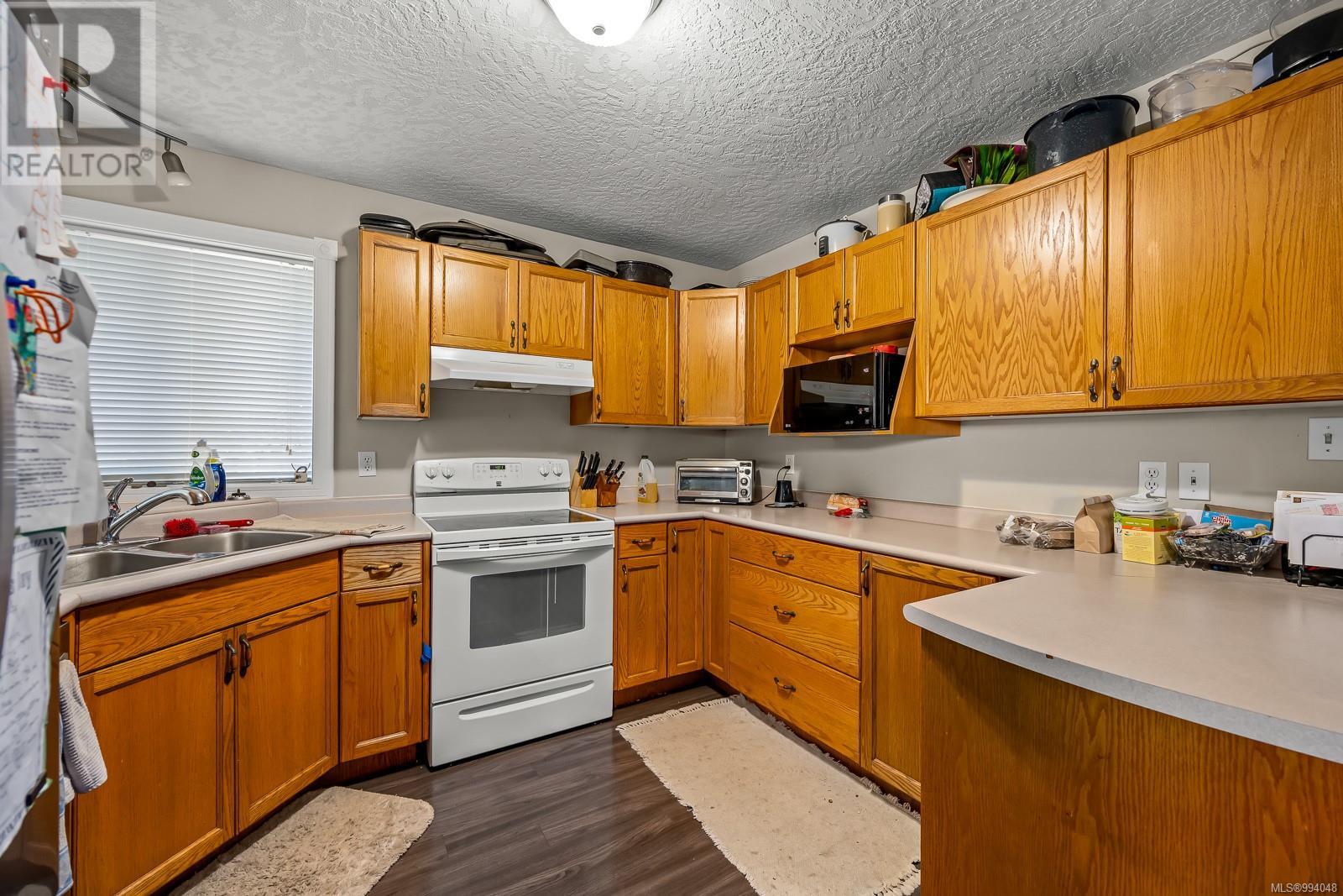 B 4654 Muir Rd, Courtenay real estate listing 994048