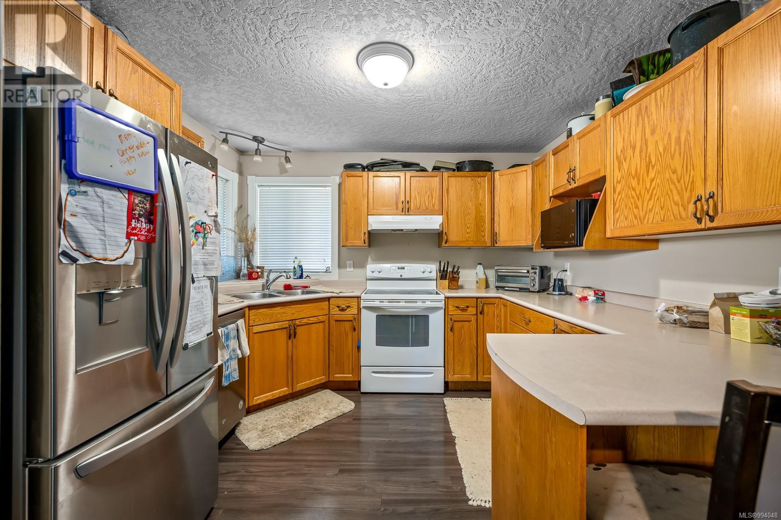 B 4654 Muir Rd, Courtenay real estate listing 994048