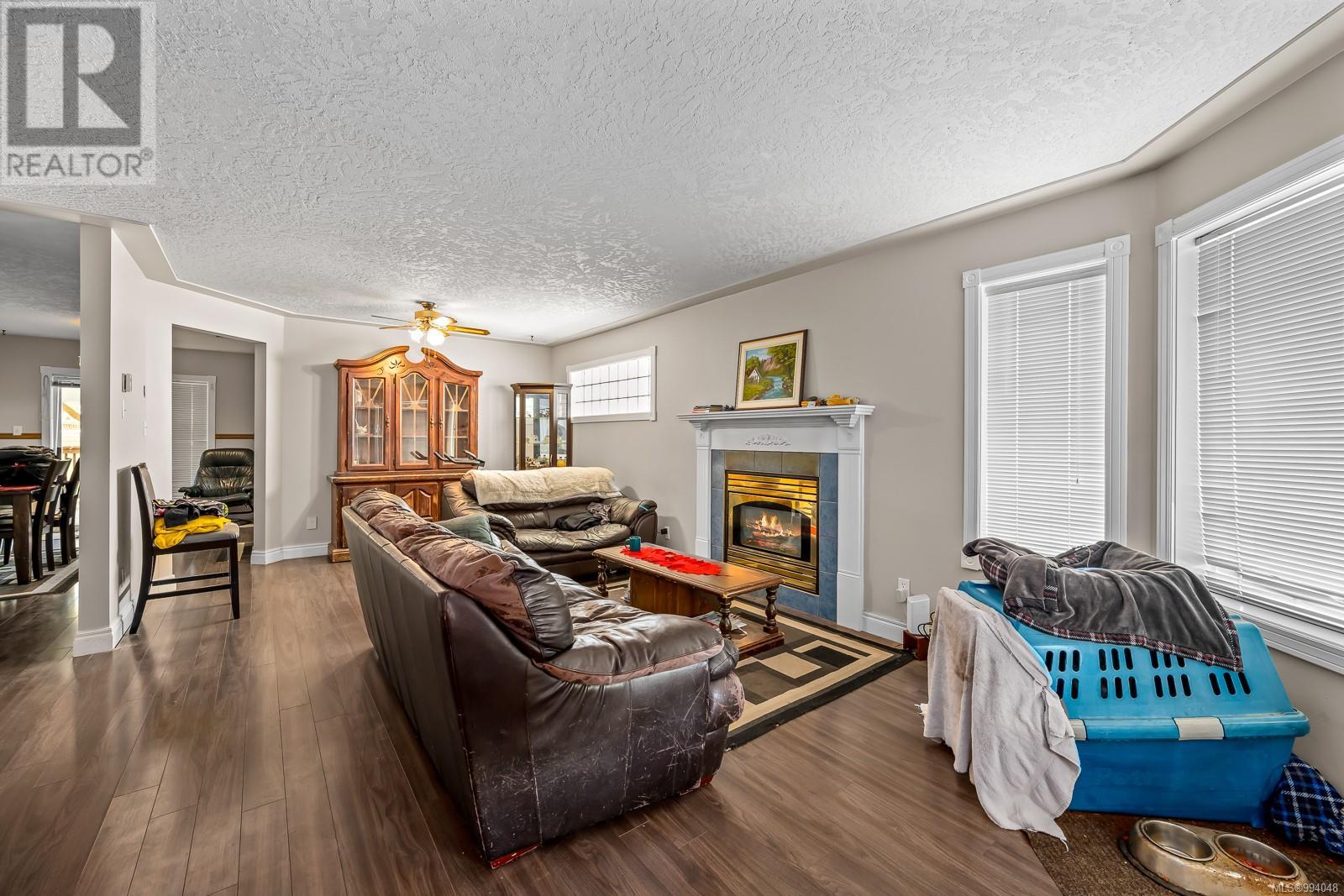 B 4654 Muir Rd, Courtenay real estate listing 994048