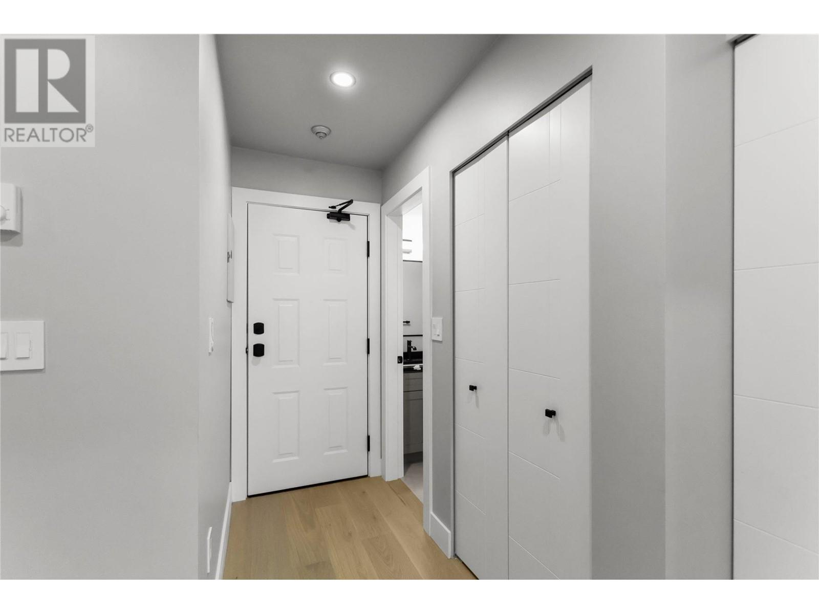 201 1948 COQUITLAM AVENUE, Port Coquitlam real estate listing R2985508