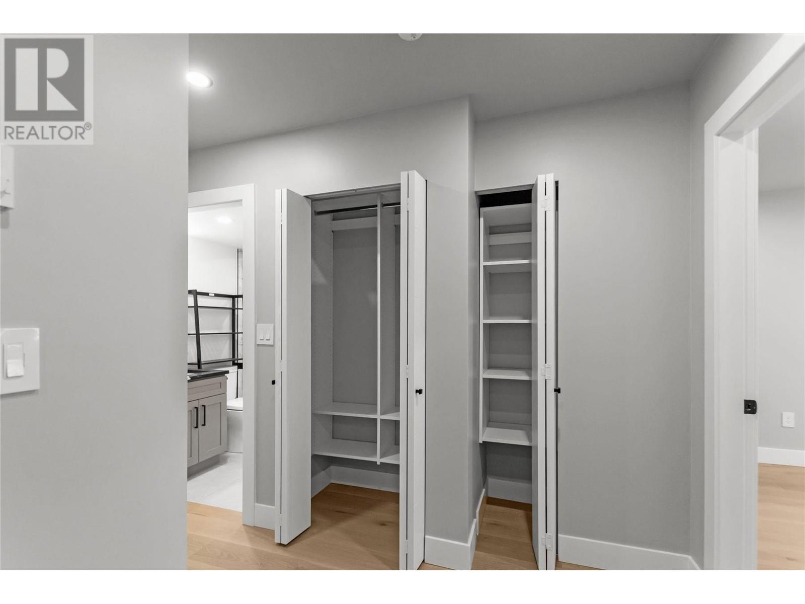201 1948 COQUITLAM AVENUE, Port Coquitlam real estate listing R2985508