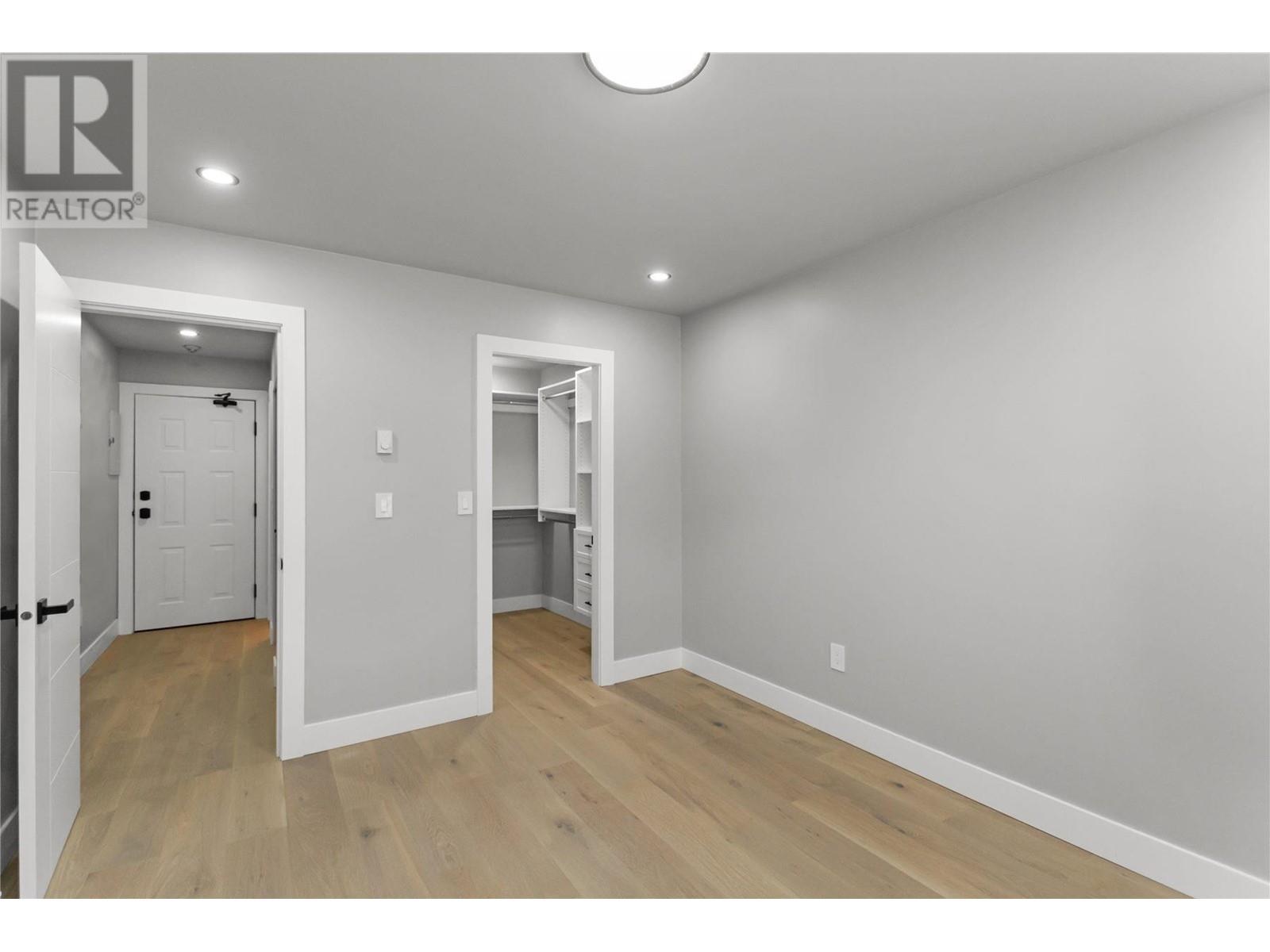 201 1948 COQUITLAM AVENUE, Port Coquitlam real estate listing R2985508