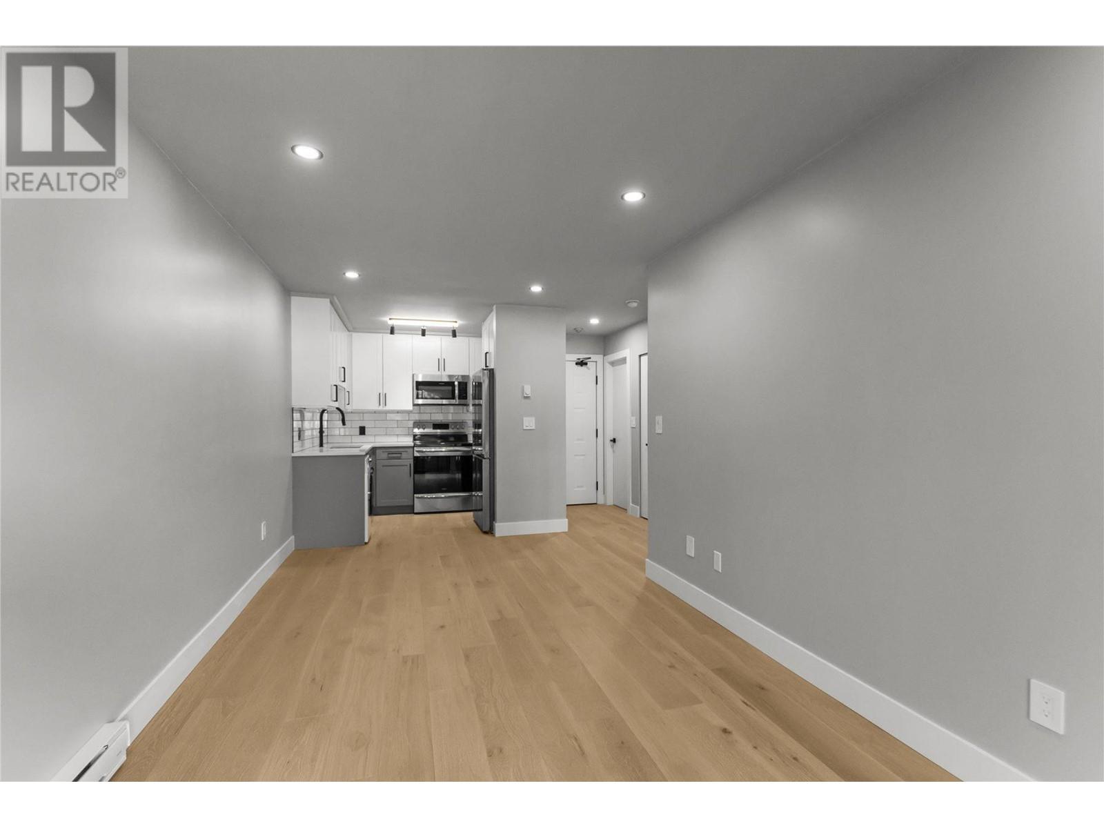 201 1948 COQUITLAM AVENUE, Port Coquitlam real estate listing R2985508