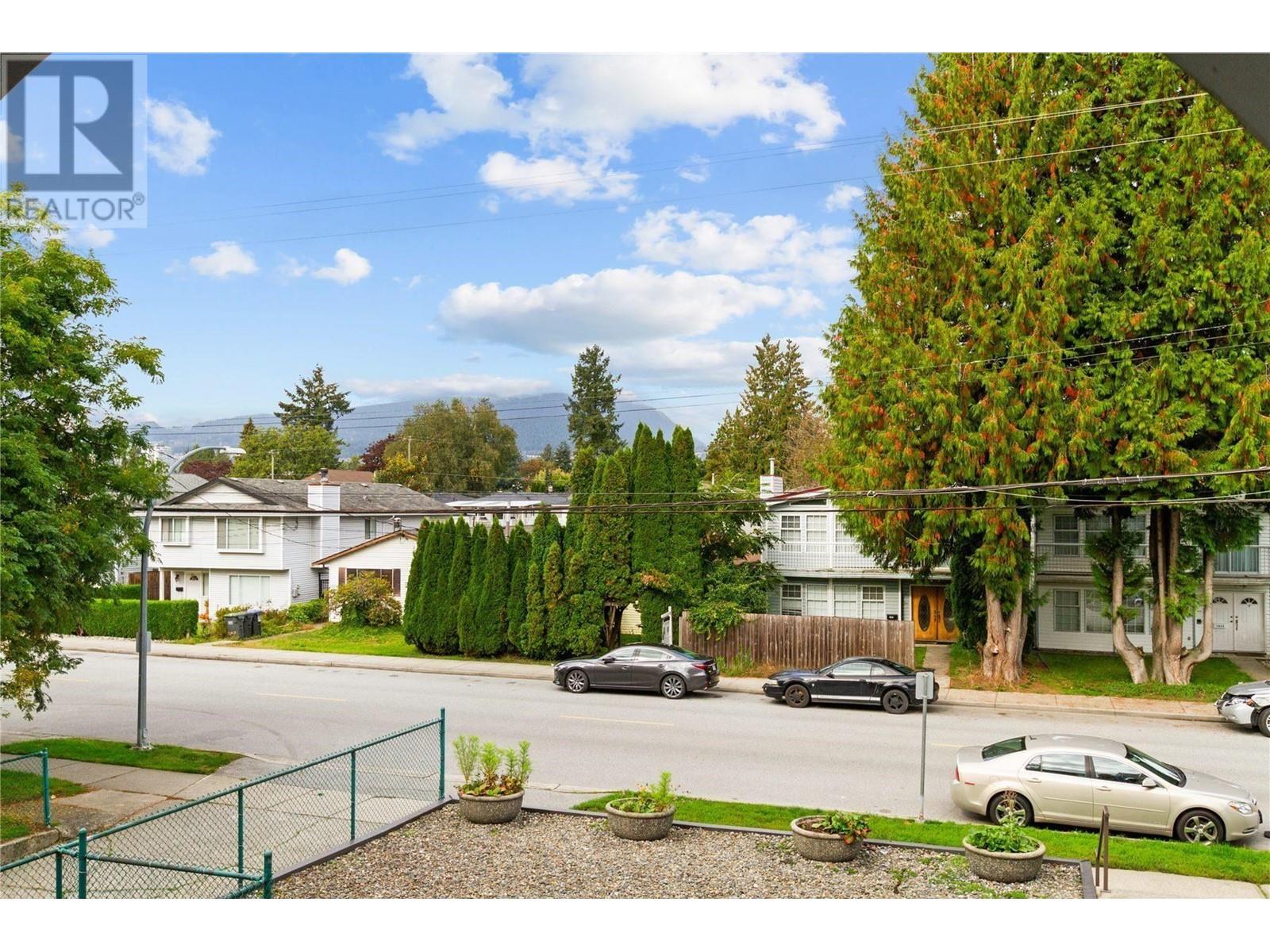 201 1948 COQUITLAM AVENUE, Port Coquitlam real estate listing R2985508