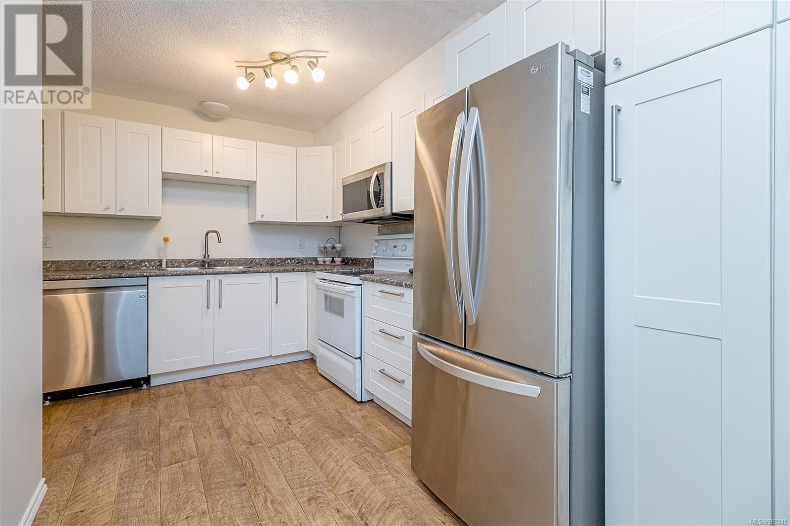 591 Meredith Rd, Mill Bay