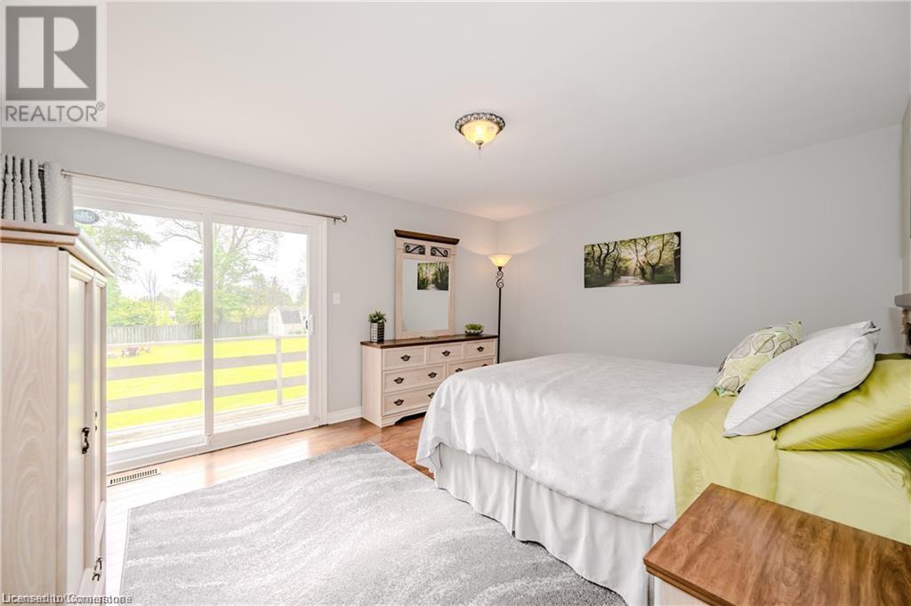 Photo 18 of 11 Coachman Crescent, Hamilton ON
