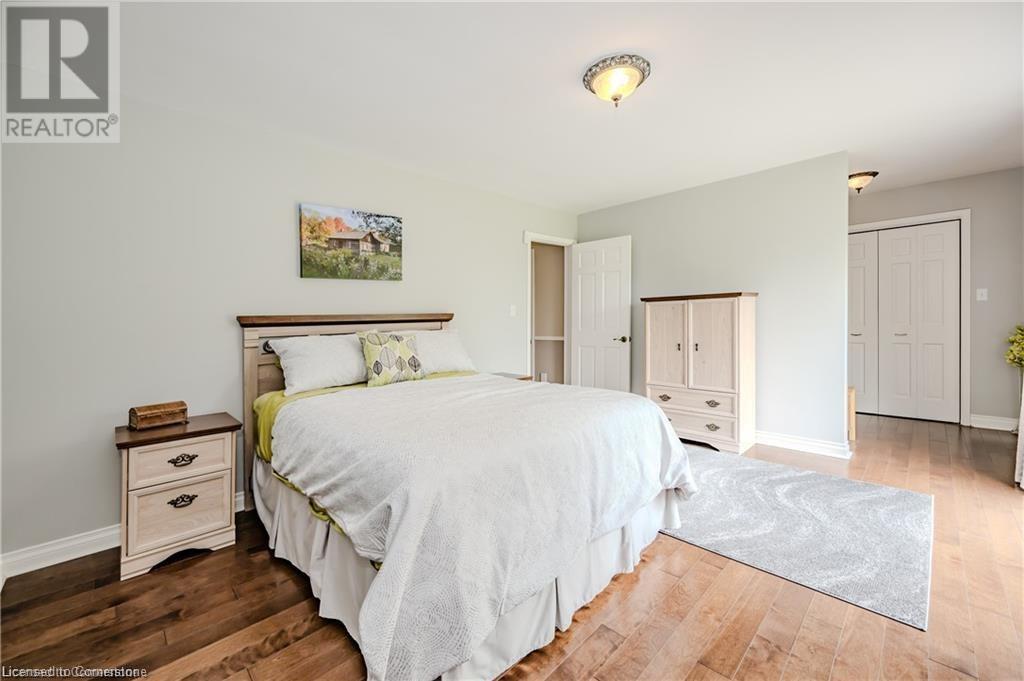 Photo 20 of 11 Coachman Crescent, Hamilton ON