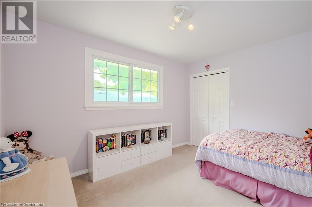 Photo 23 of 11 Coachman Crescent, Hamilton ON