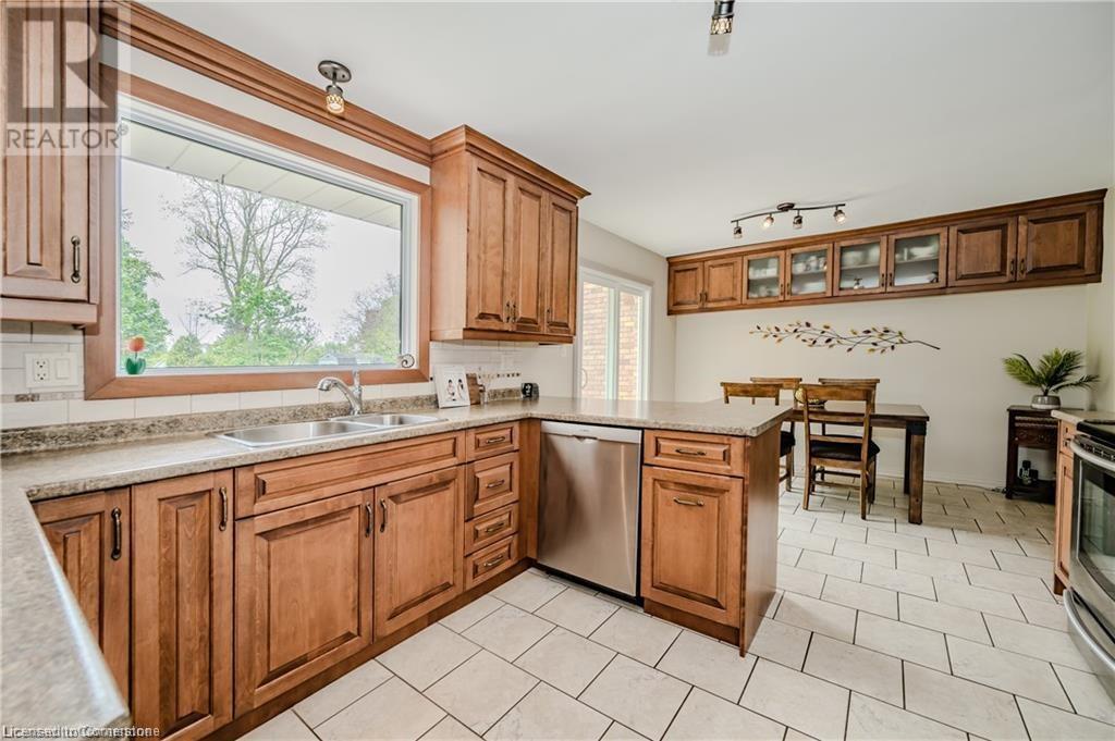 Photo 11 of 11 Coachman Crescent, Hamilton ON
