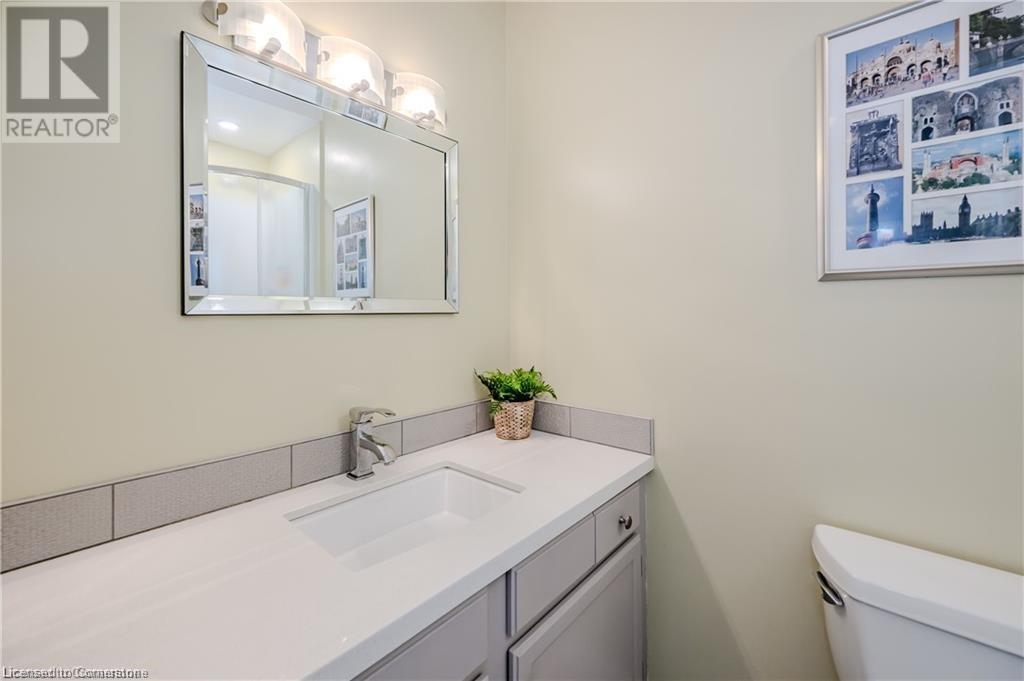 Photo 21 of 11 Coachman Crescent, Hamilton ON