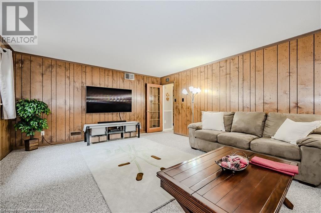 Photo 36 of 11 Coachman Crescent, Hamilton ON