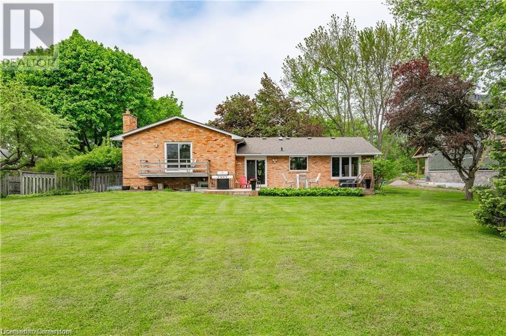 Photo 42 of 11 Coachman Crescent, Hamilton ON