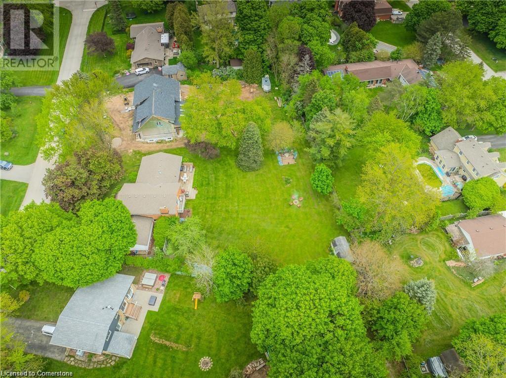 Photo 48 of 11 Coachman Crescent, Hamilton ON