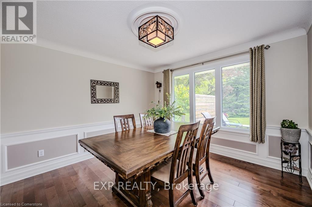 Photo 28 of 11 Coachman Crescent, Hamilton ON