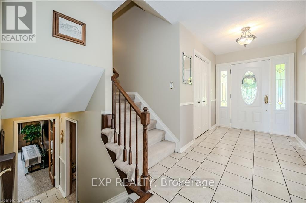 Photo 12 of 11 Coachman Crescent, Hamilton ON