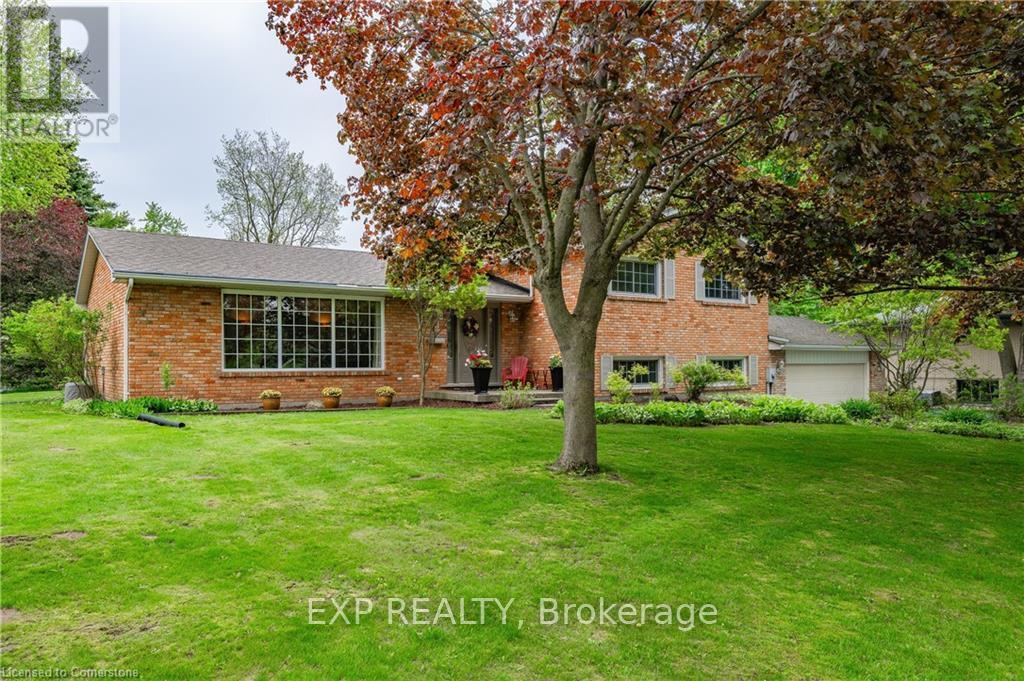Photo 13 of 11 Coachman Crescent, Hamilton ON