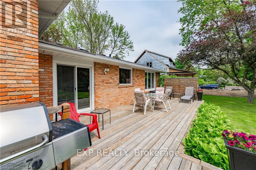 Photo 1 of 11 Coachman Crescent, Hamilton ON