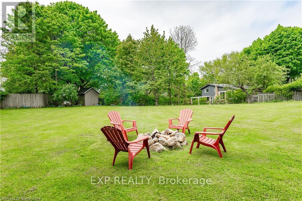 Photo 16 of 11 Coachman Crescent, Hamilton ON
