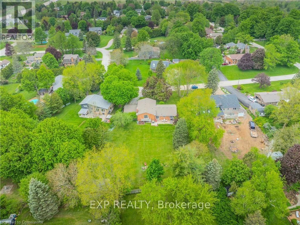 Photo 21 of 11 Coachman Crescent, Hamilton ON