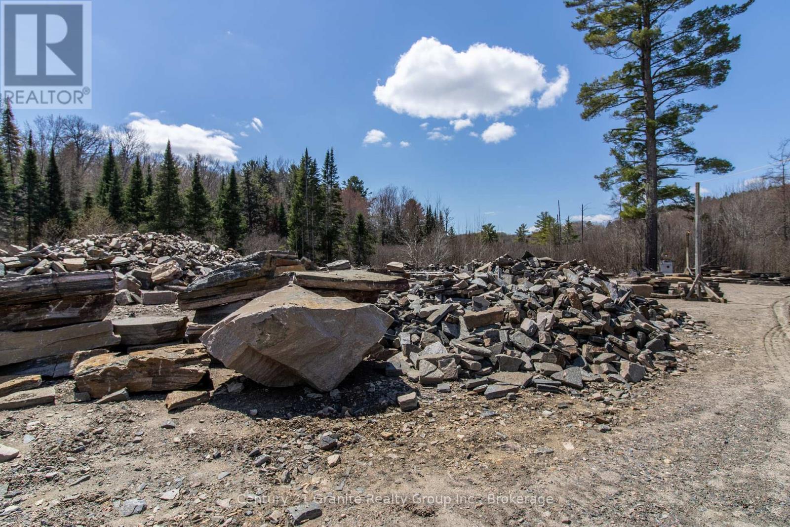 Photo 9 of 13495 Highway 35, Minden Hills ON