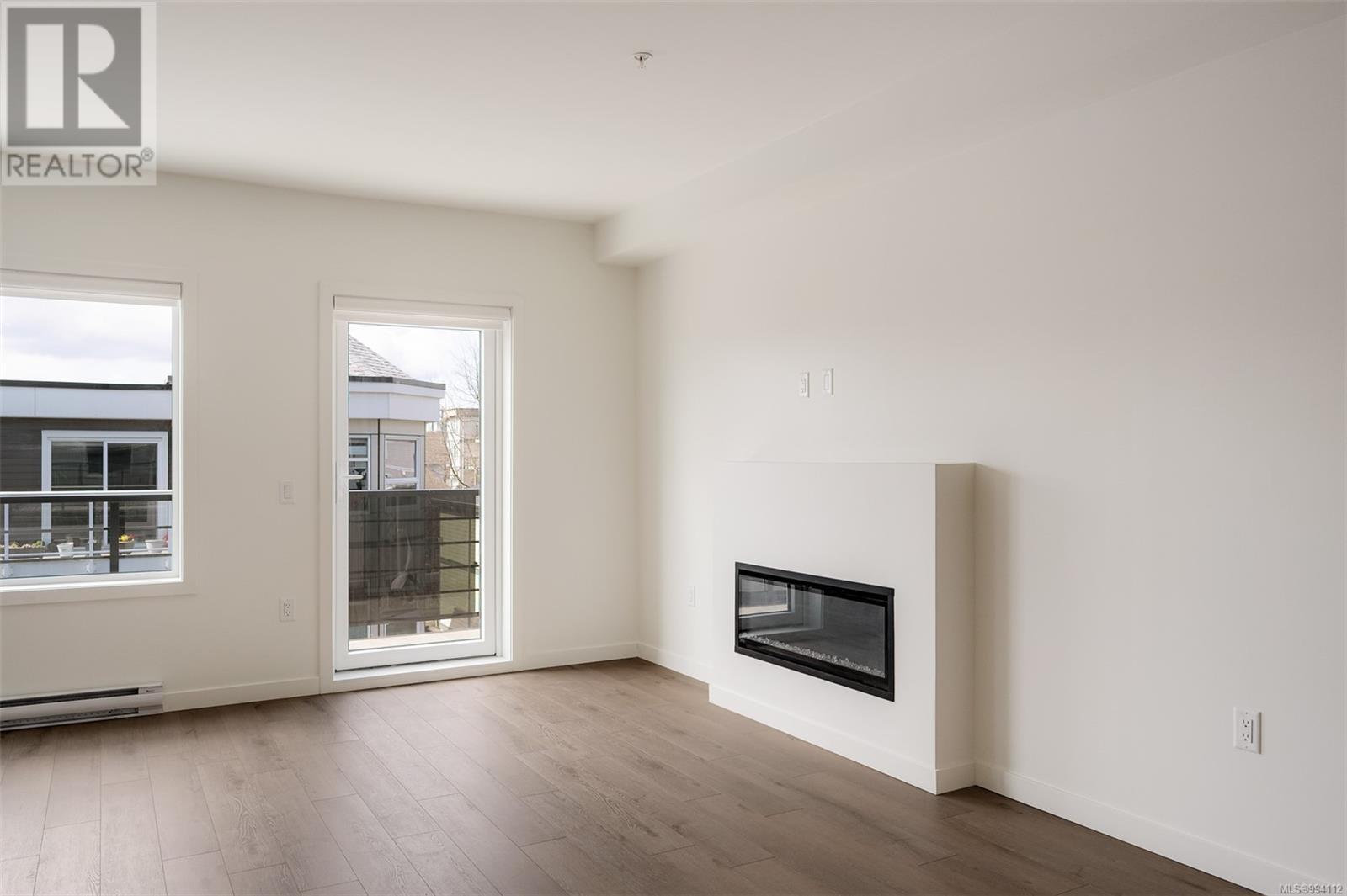 202 9716 Third St, Sidney