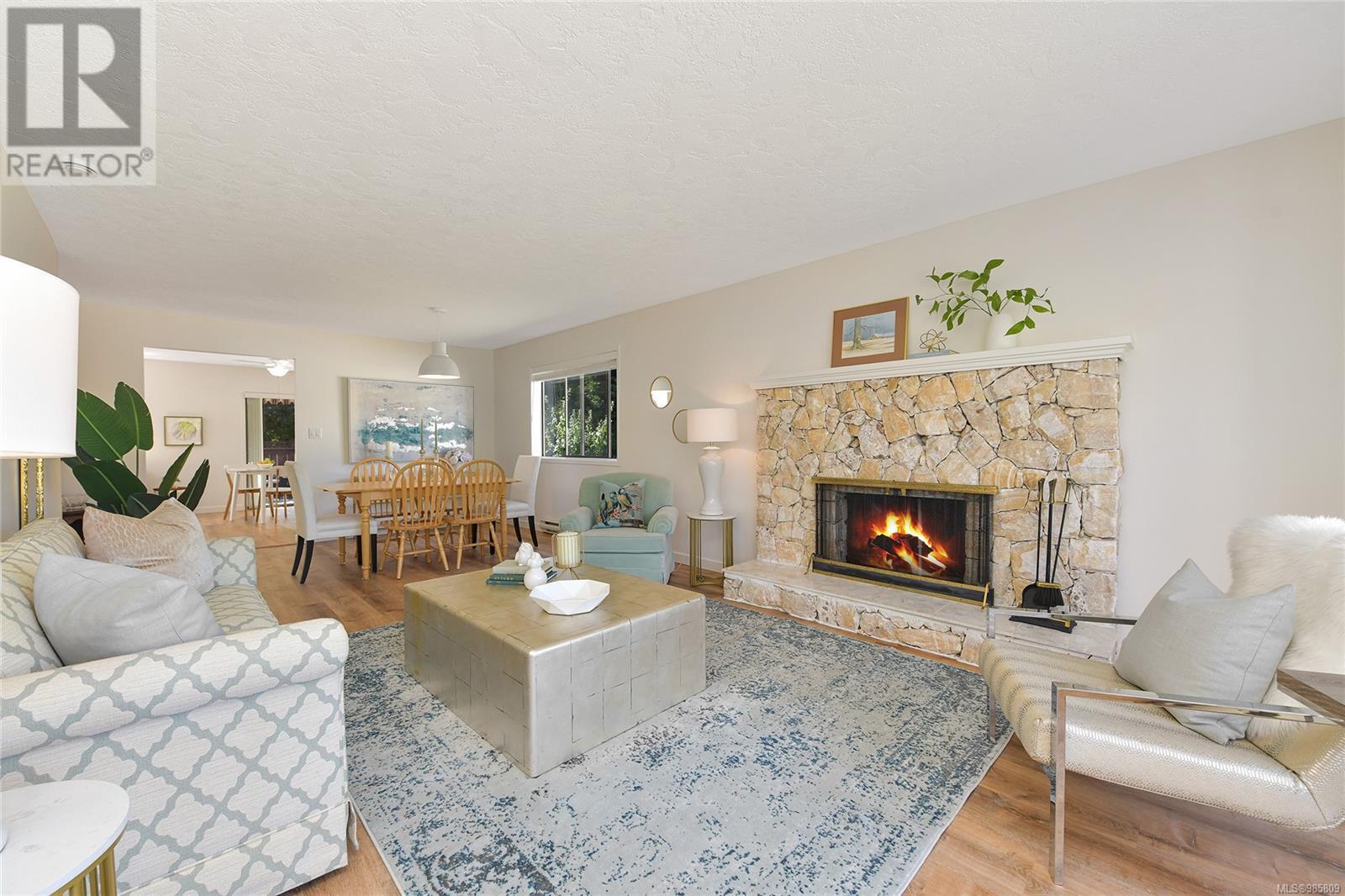 Single Family House for Sale in  Vanguard Pl Saanich 