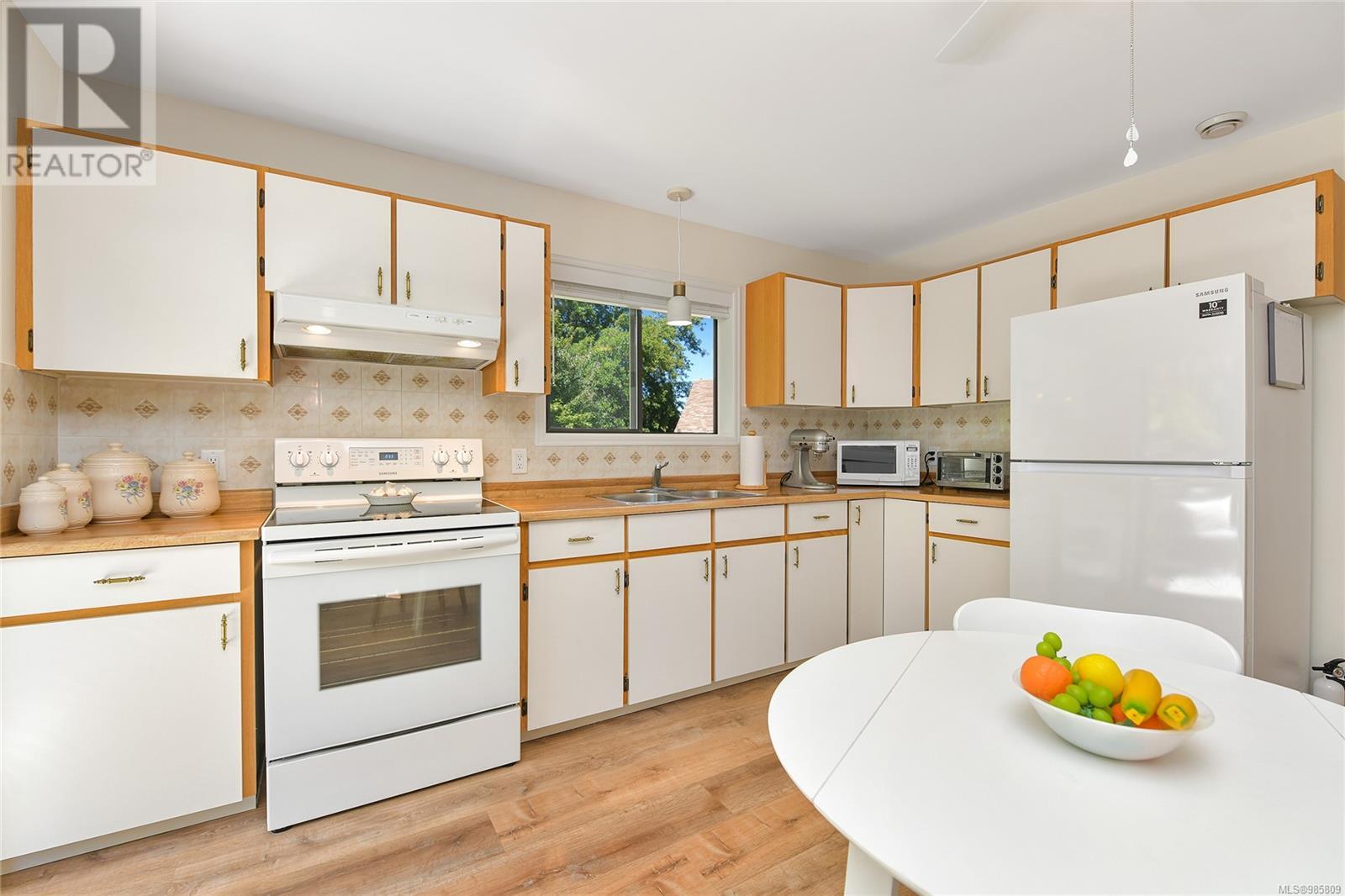 Single Family House for Sale in  Vanguard Pl Saanich 