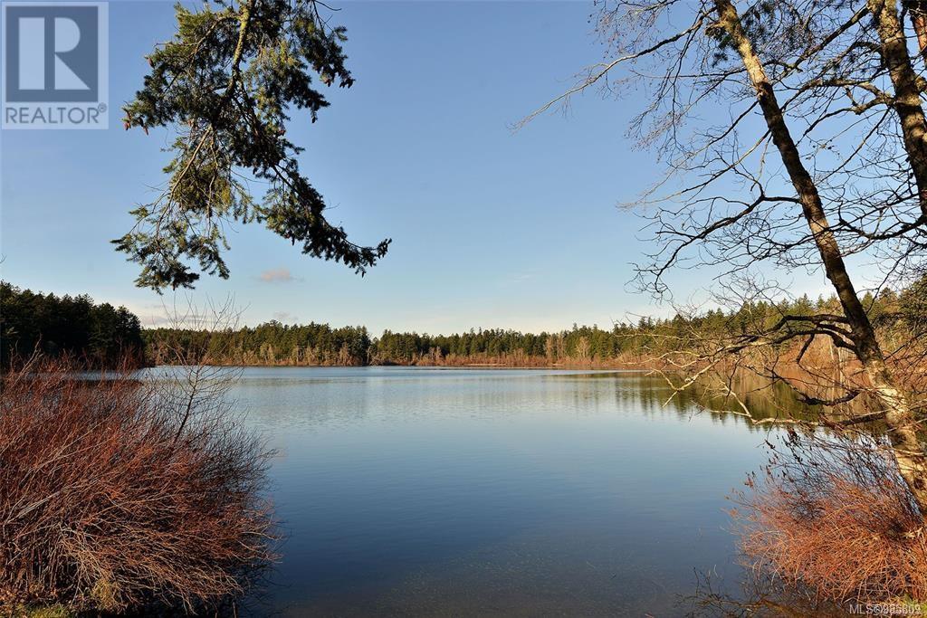 Single Family House for Sale in  Vanguard Pl Saanich 