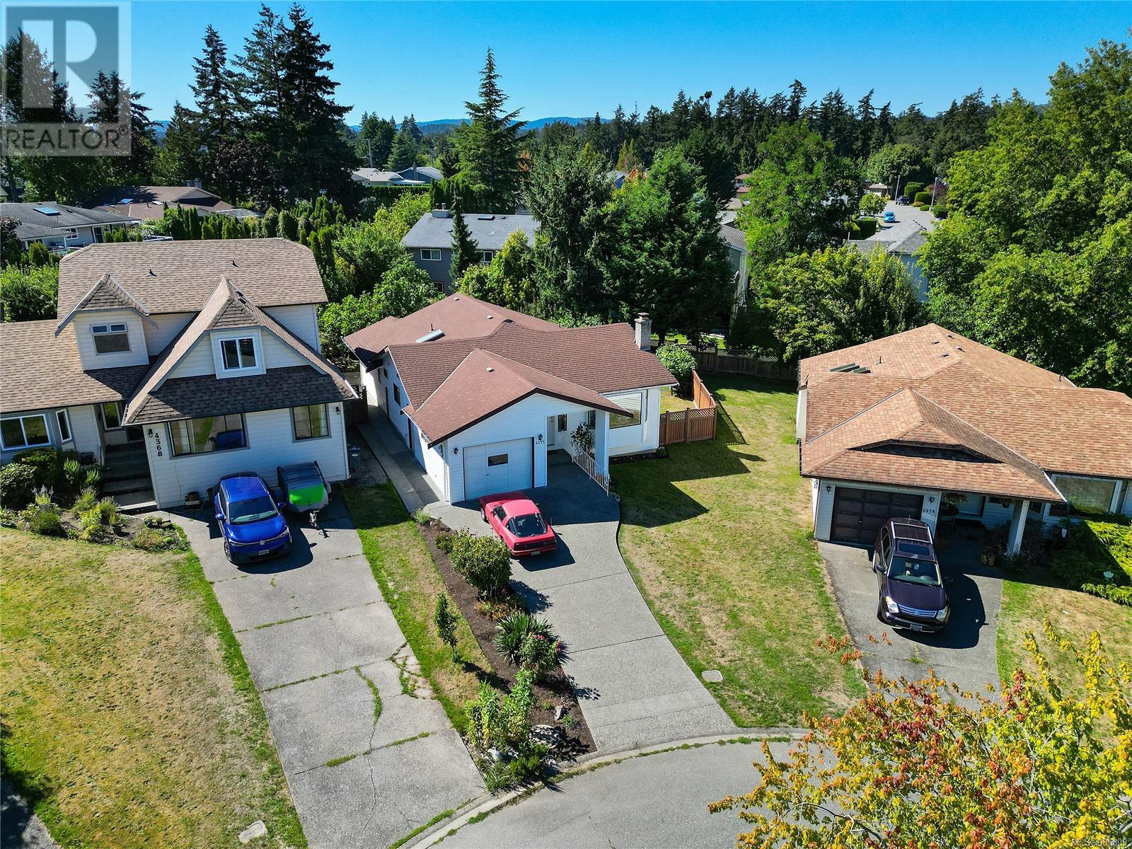 Single Family House for Sale in  Vanguard Pl Saanich 