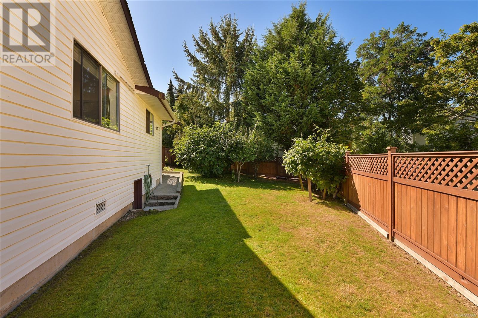 Single Family House for Sale in  Vanguard Pl Saanich 