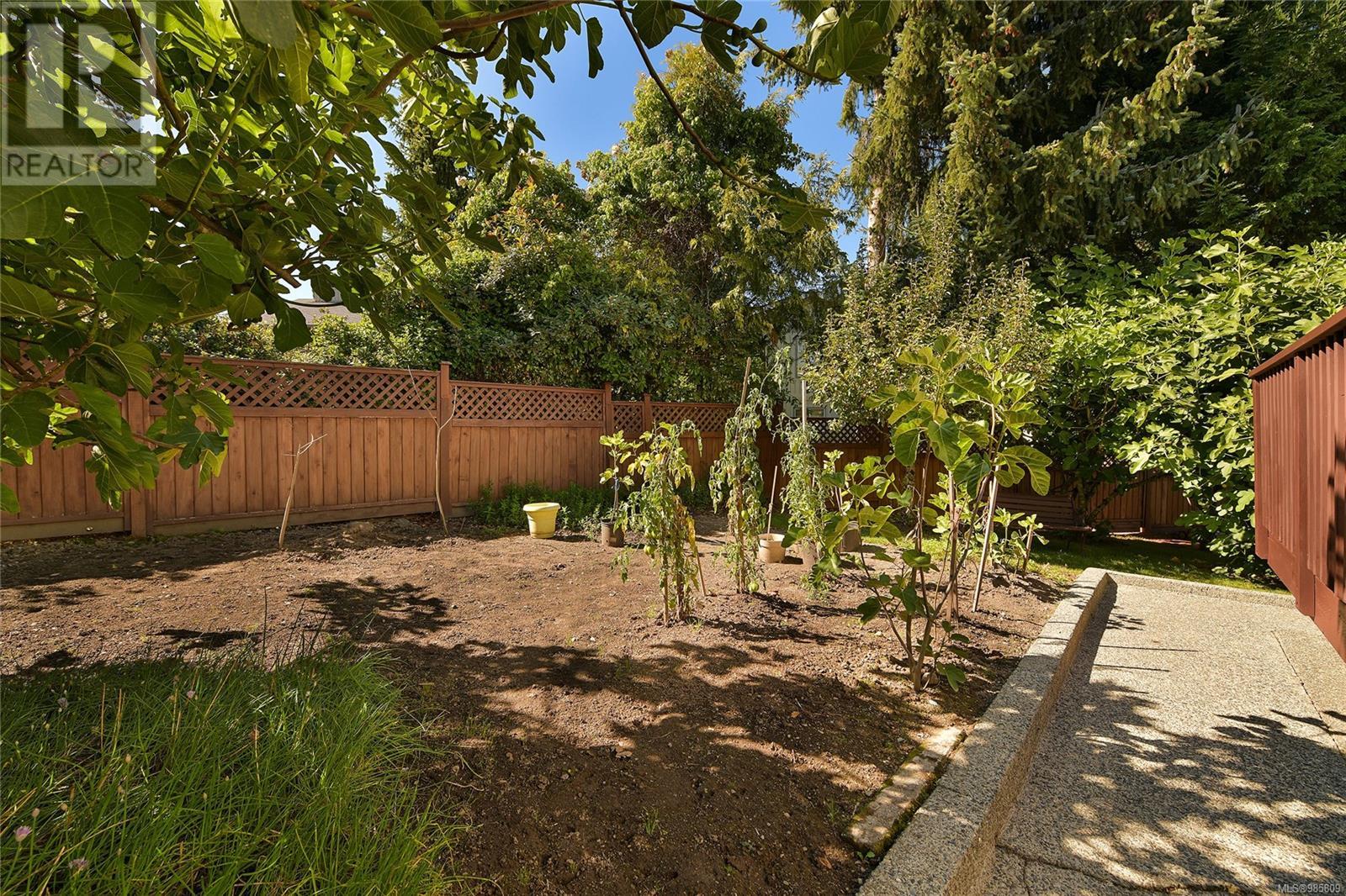 Single Family House for Sale in  Vanguard Pl Saanich 