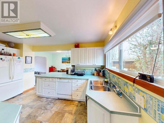 5385 EARL STREET, Texada Island