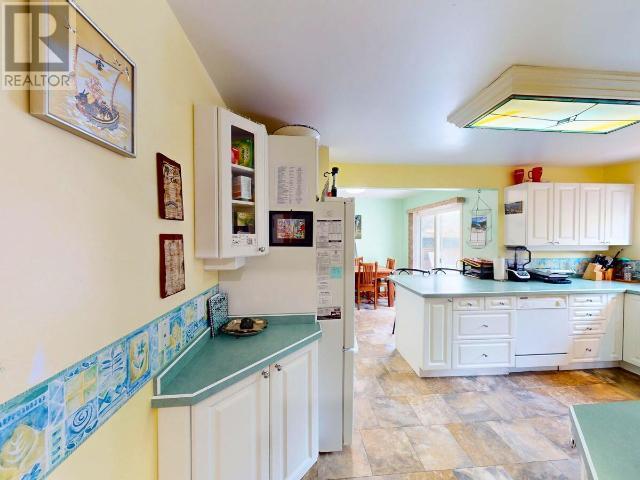 5385 EARL STREET, Texada Island