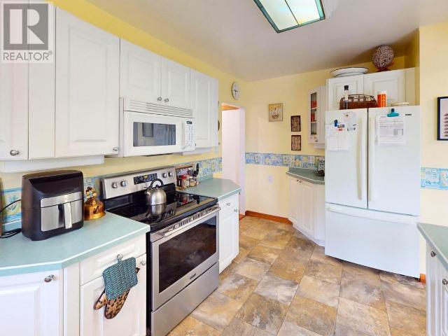 5385 EARL STREET, Texada Island
