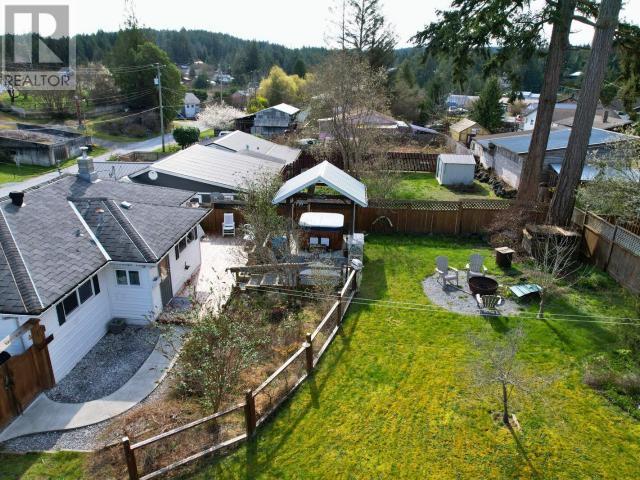5385 EARL STREET, Texada Island