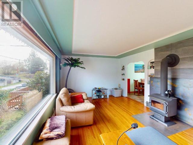 5385 EARL STREET, Texada Island
